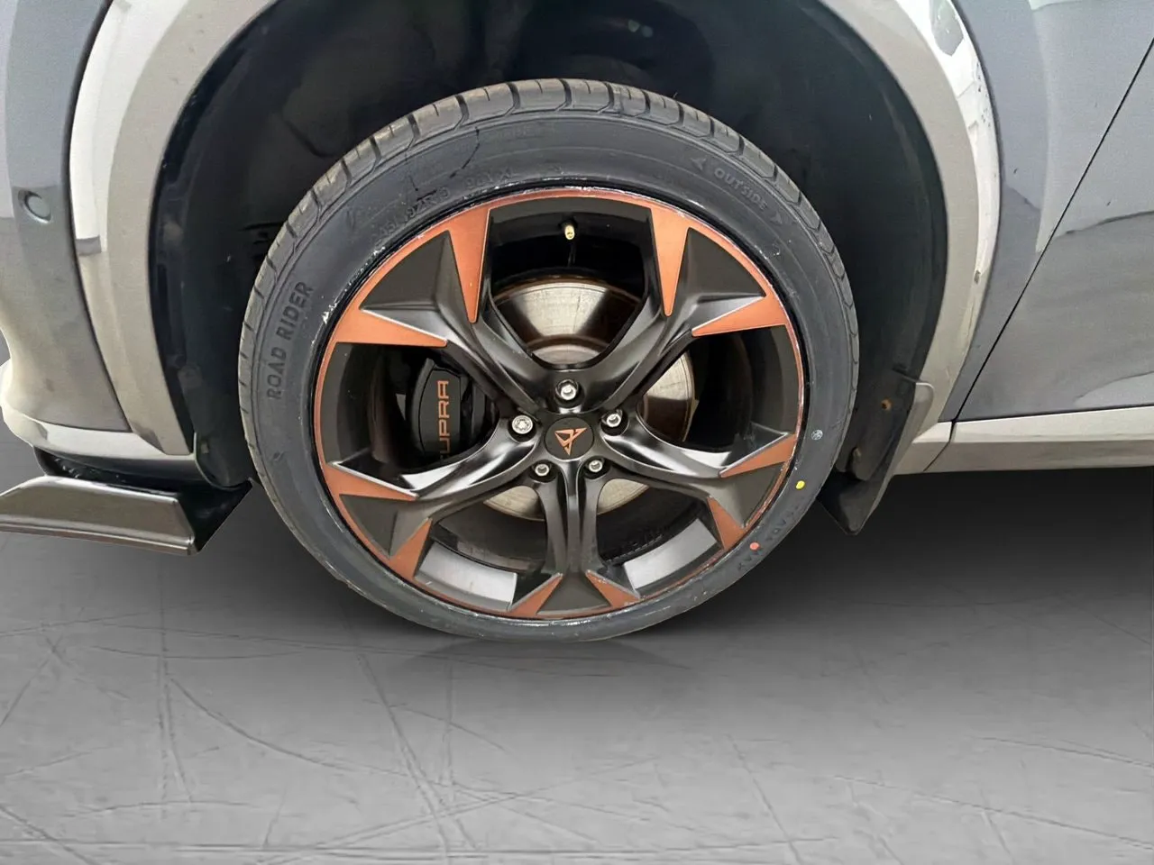 Vehicle image 24