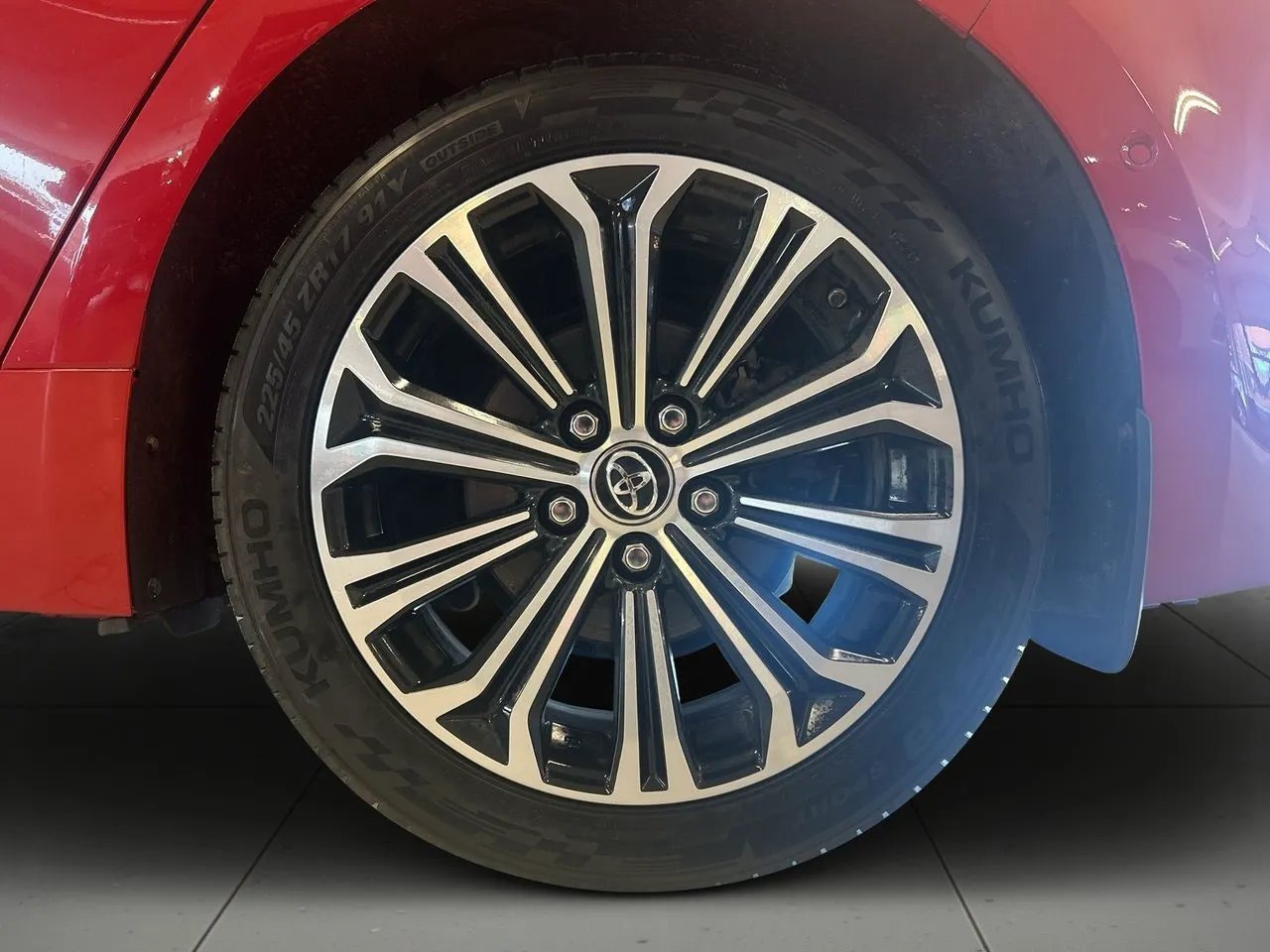 Vehicle image 13