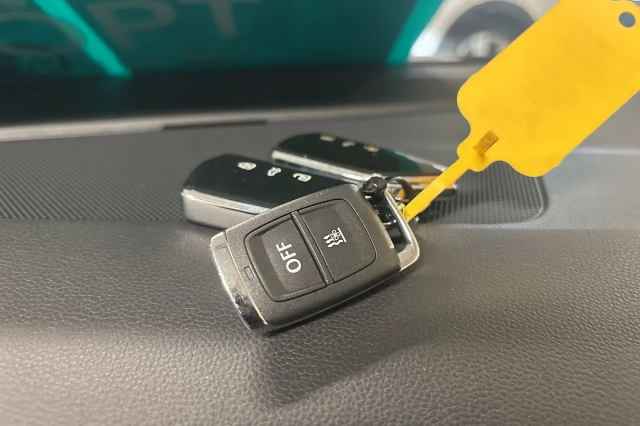 Vehicle image 22