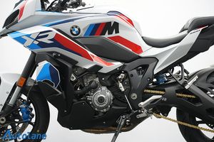 BMW M 1000 XR bild 14