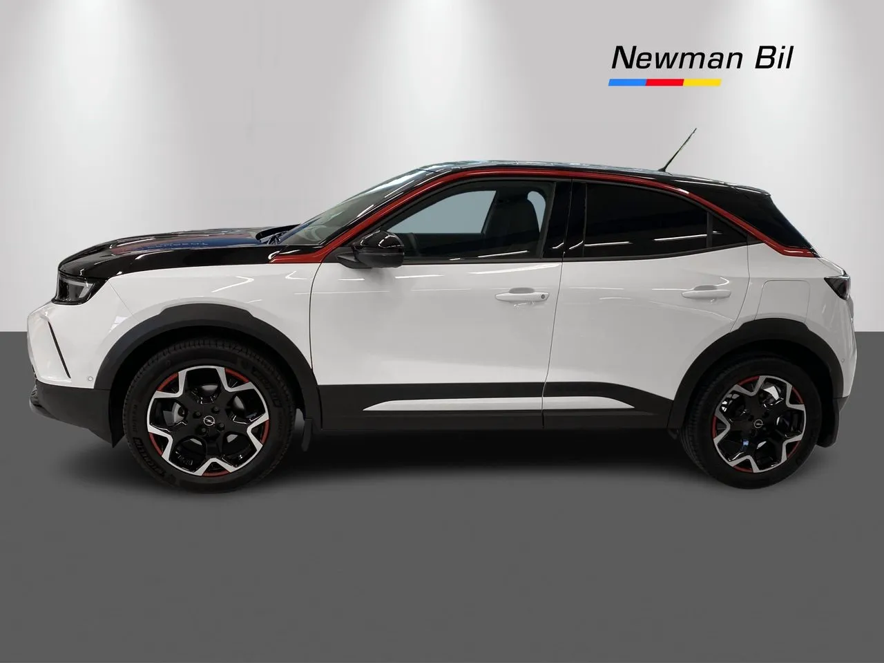 Vehicle image 3