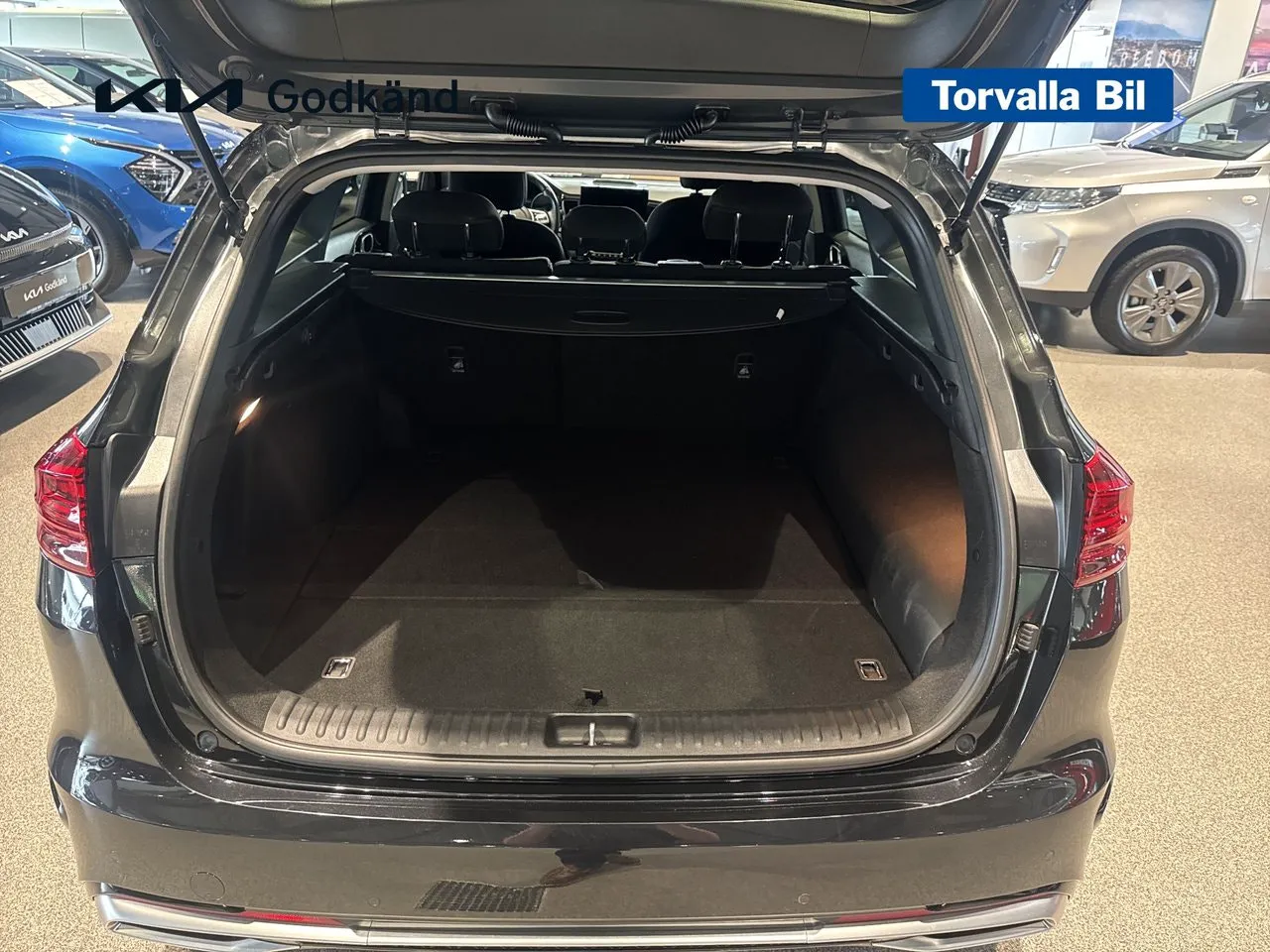 Vehicle image 13