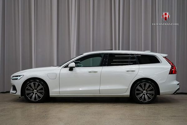 Volvo V60 T8 Twin Engine AWD Inscription Pano Drag Pvärme Läder - 2019