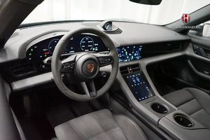 Porsche Taycan bild 12