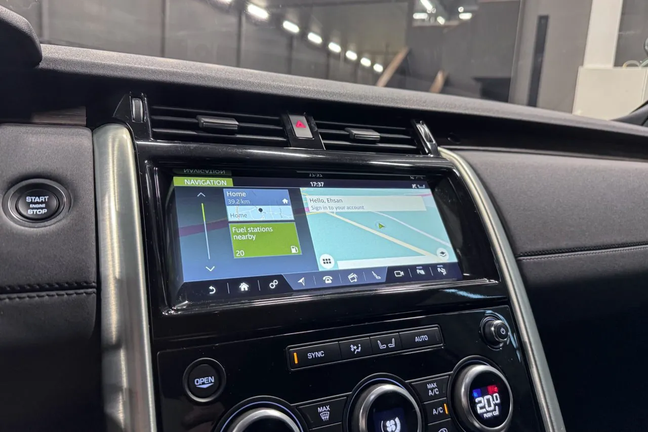 Vehicle image 17