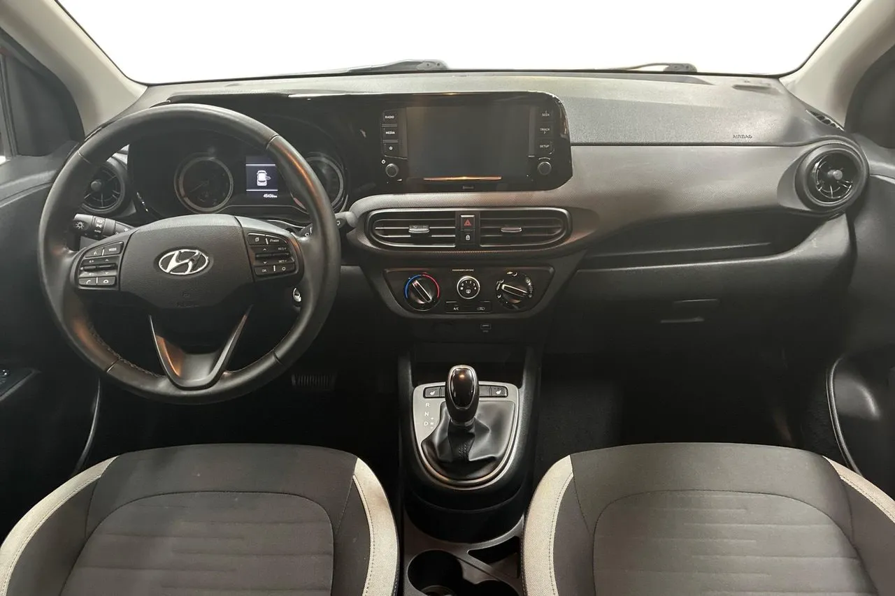 Vehicle image 11