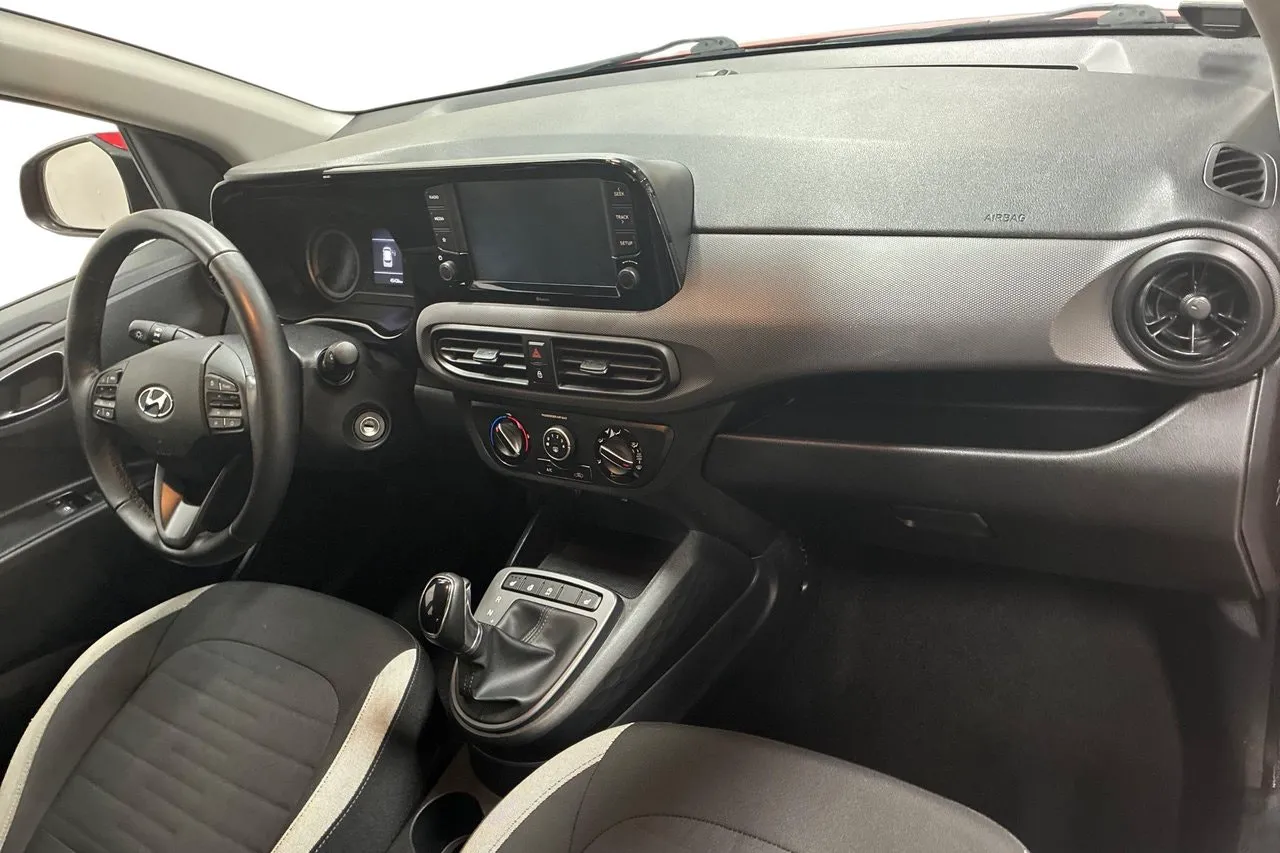 Vehicle image 14