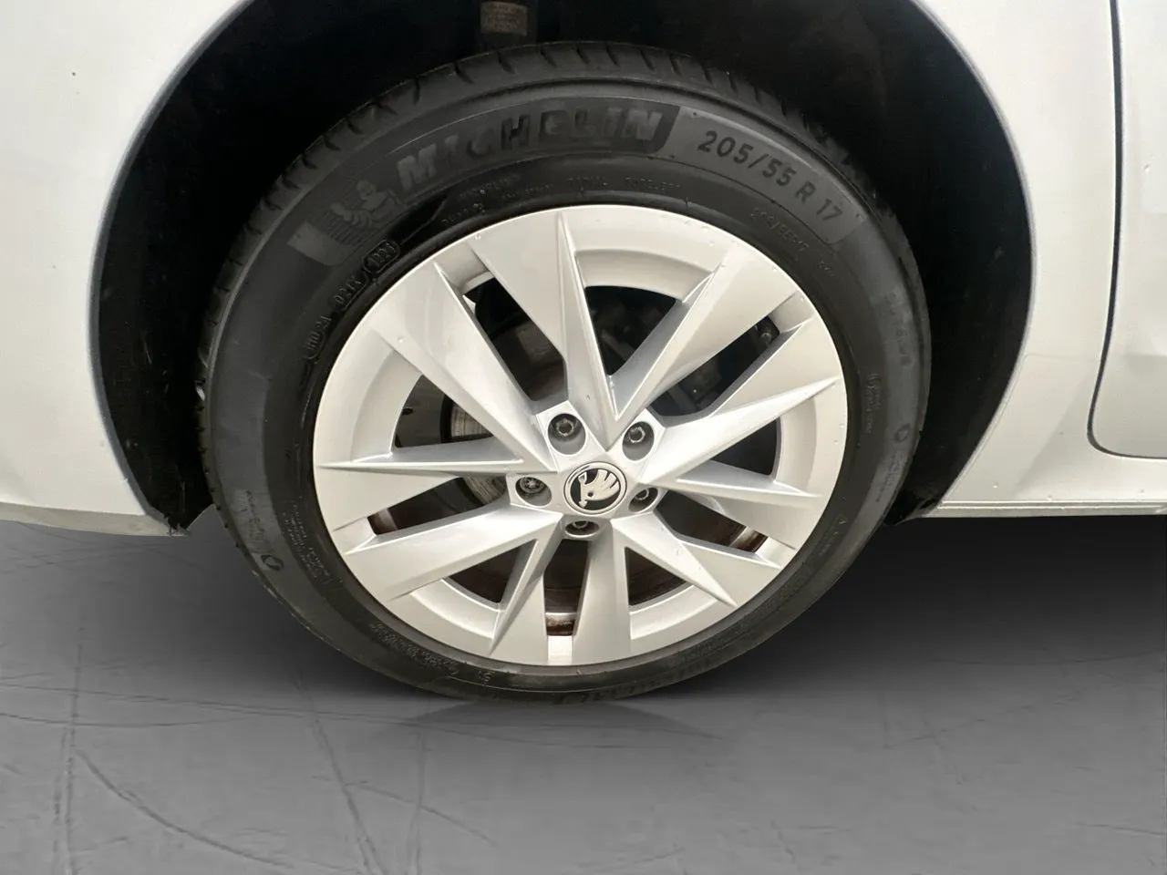 Vehicle image 31