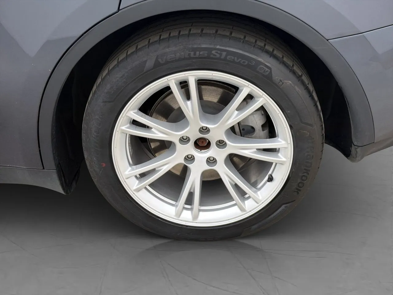 Vehicle image 33