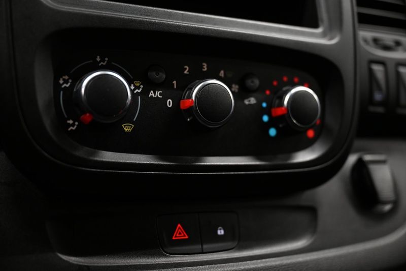 Renault Trafic bild 24