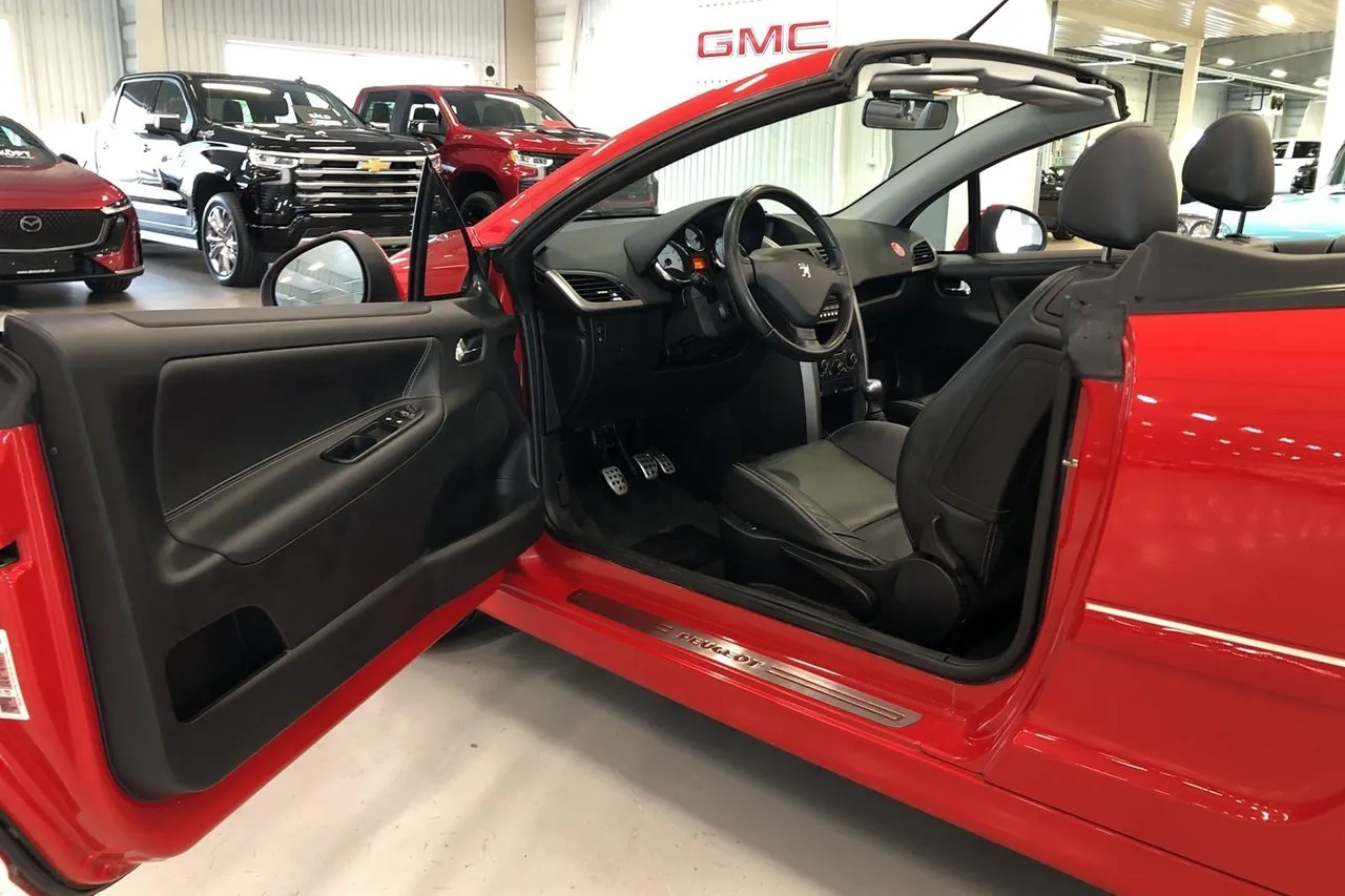 Vehicle image 8