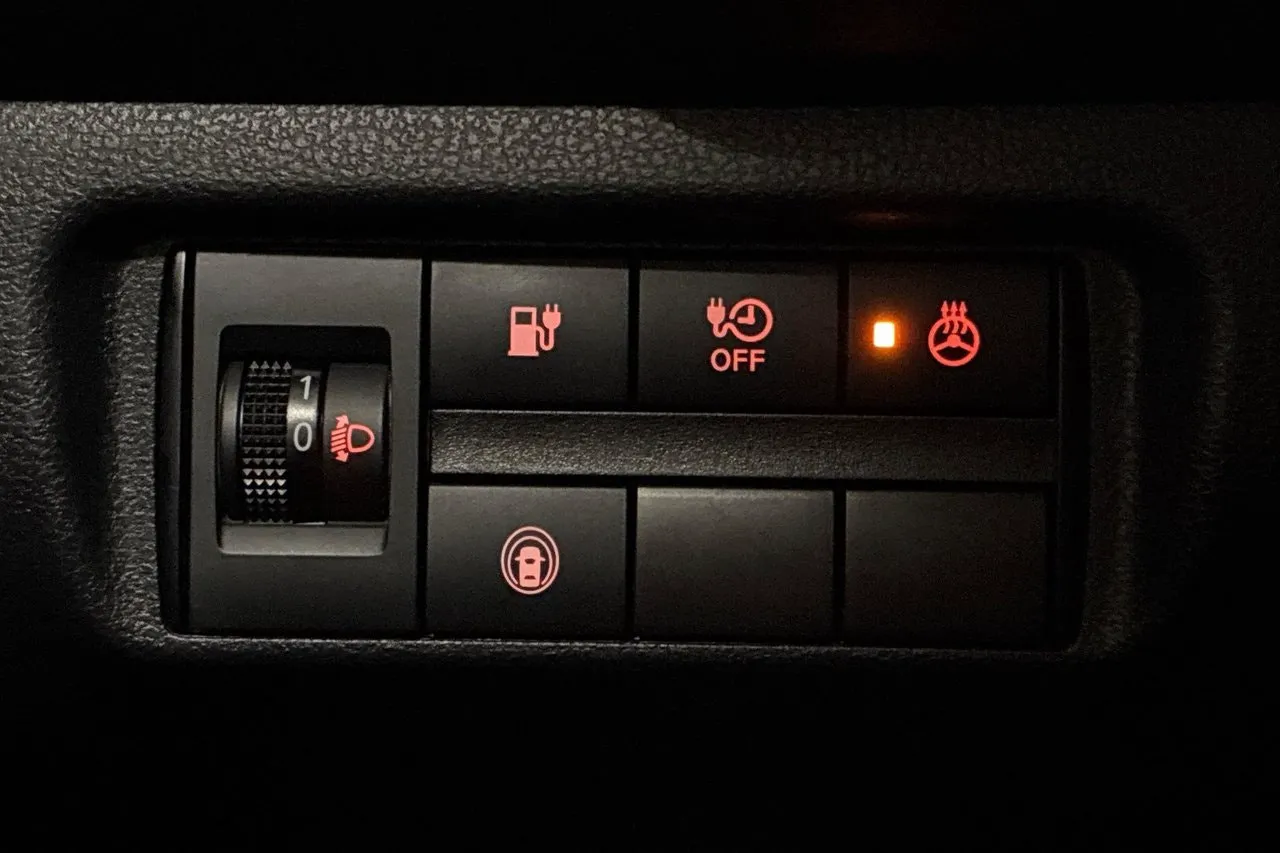 Vehicle image 24