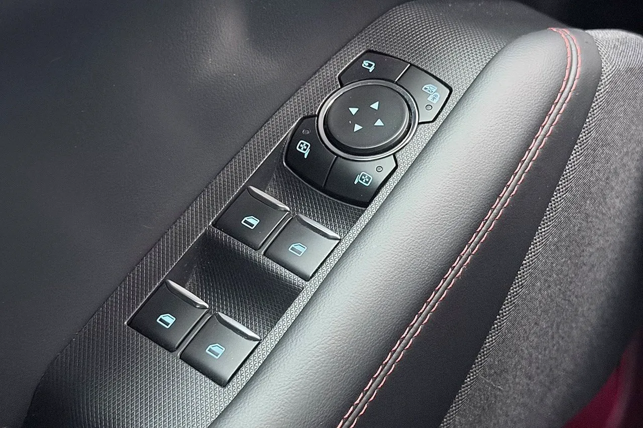 Vehicle image 32