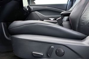 Ford Mustang Mach-E bild 15