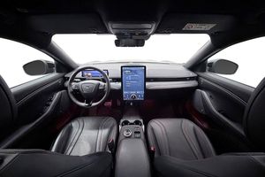 Ford Mustang Mach-E bild 18