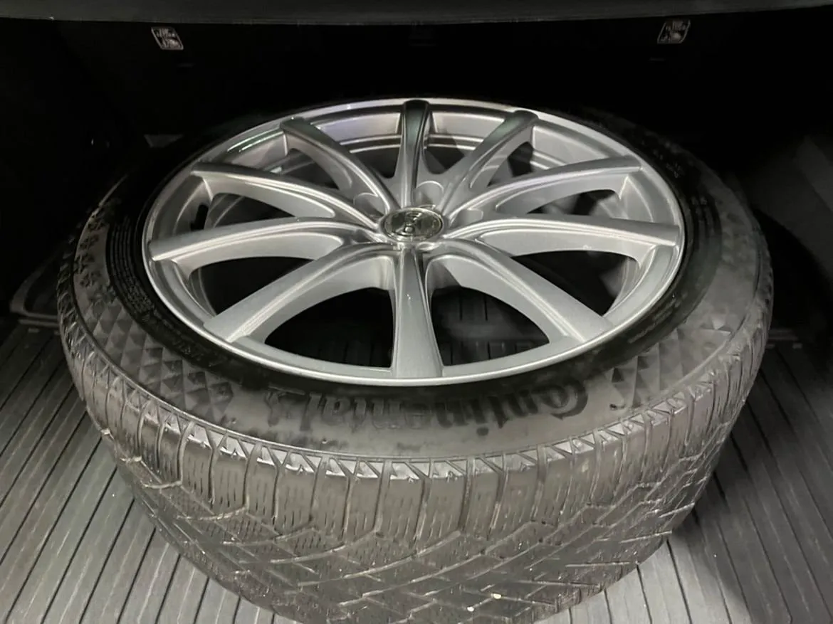Vehicle image 21