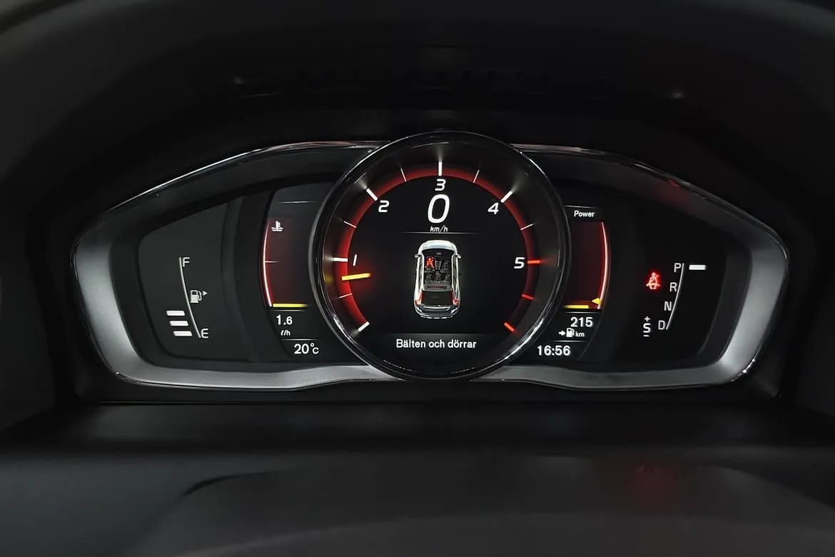 Vehicle image 15