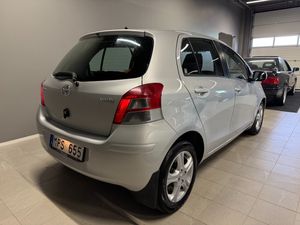Toyota Yaris bild 2