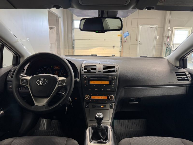 Toyota Avensis bild 7