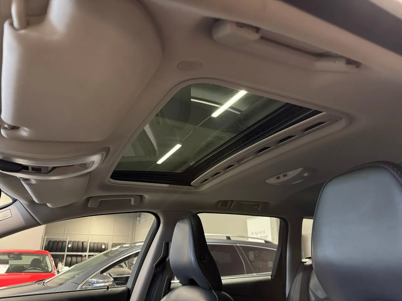 Vehicle image 14