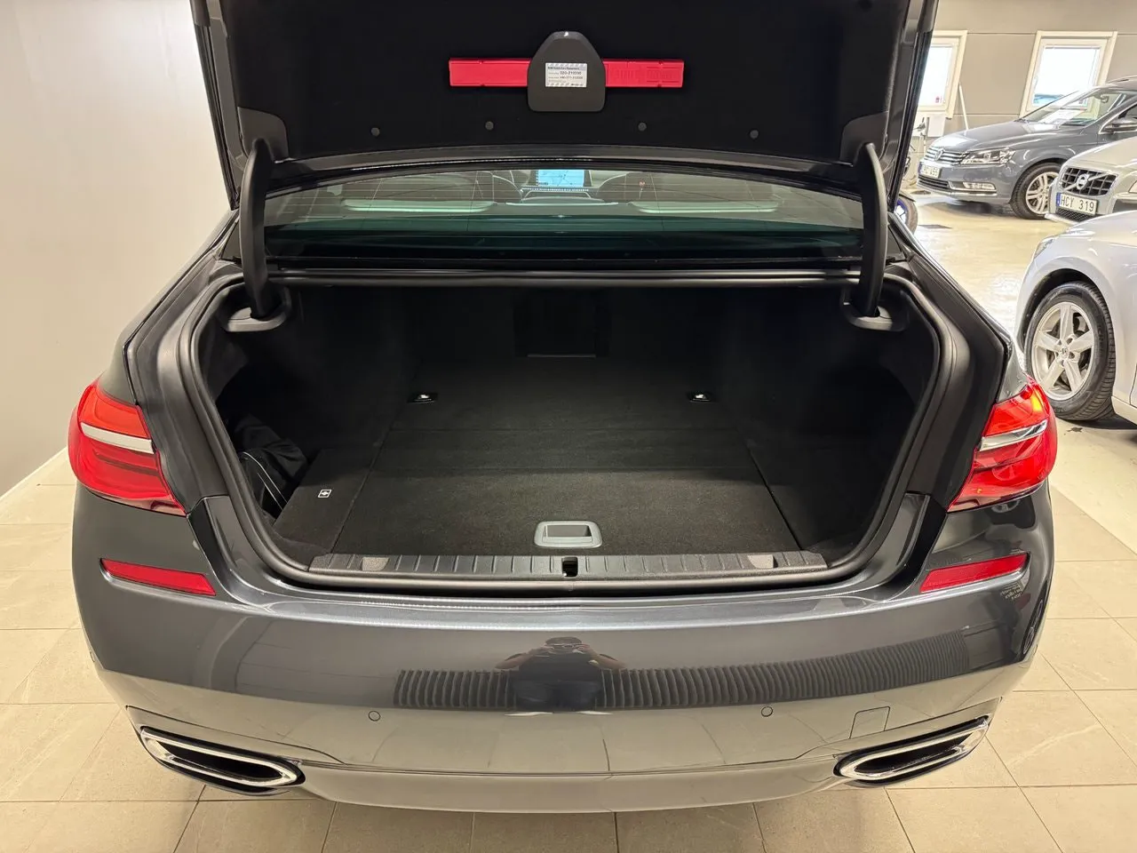 Vehicle image 21