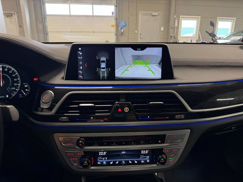 BMW 740 bild 12