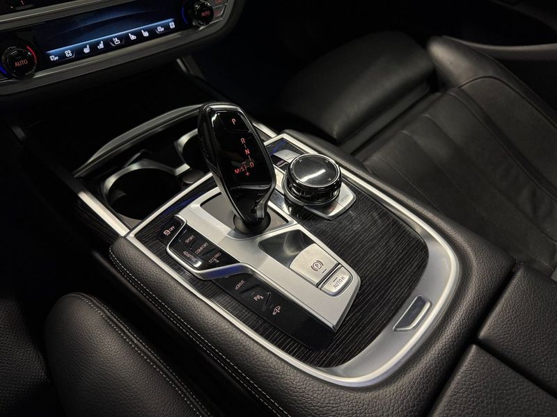 BMW 740 bild 10