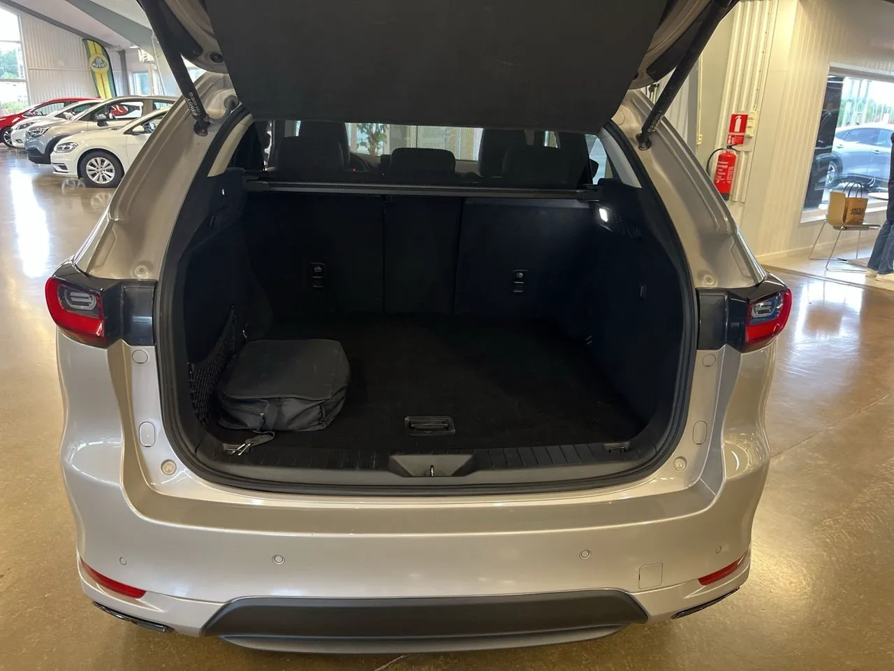 Vehicle image 9