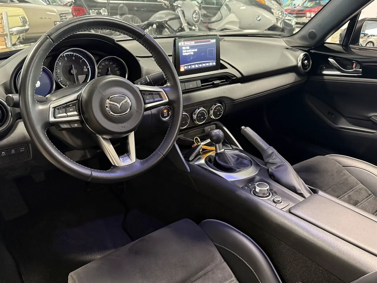 Vehicle image 6