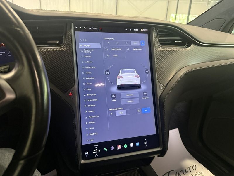 Tesla Model X bild 12