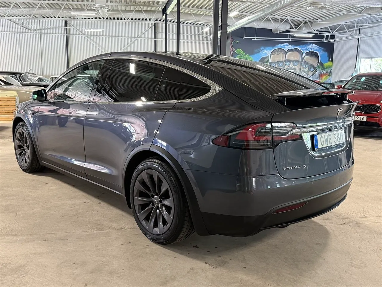 Vehicle image 4