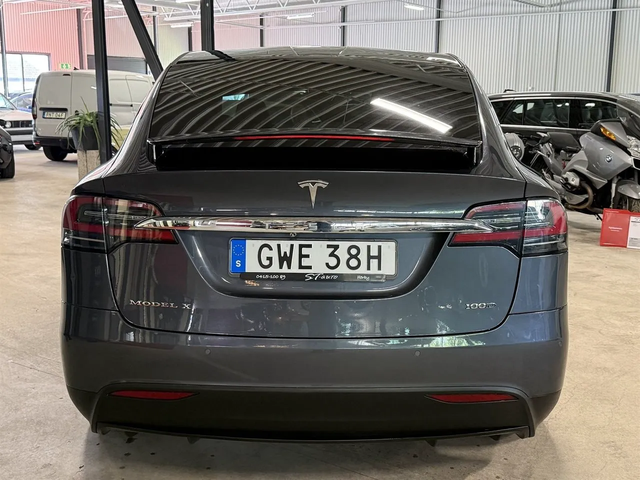 Vehicle image 3