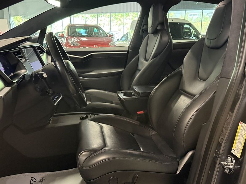 Tesla Model X bild 8