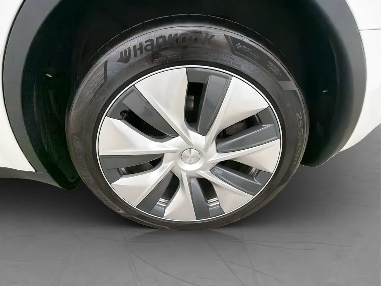 Vehicle image 32