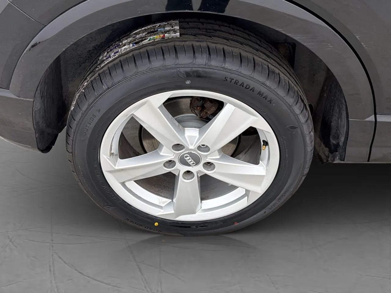 Vehicle image 25