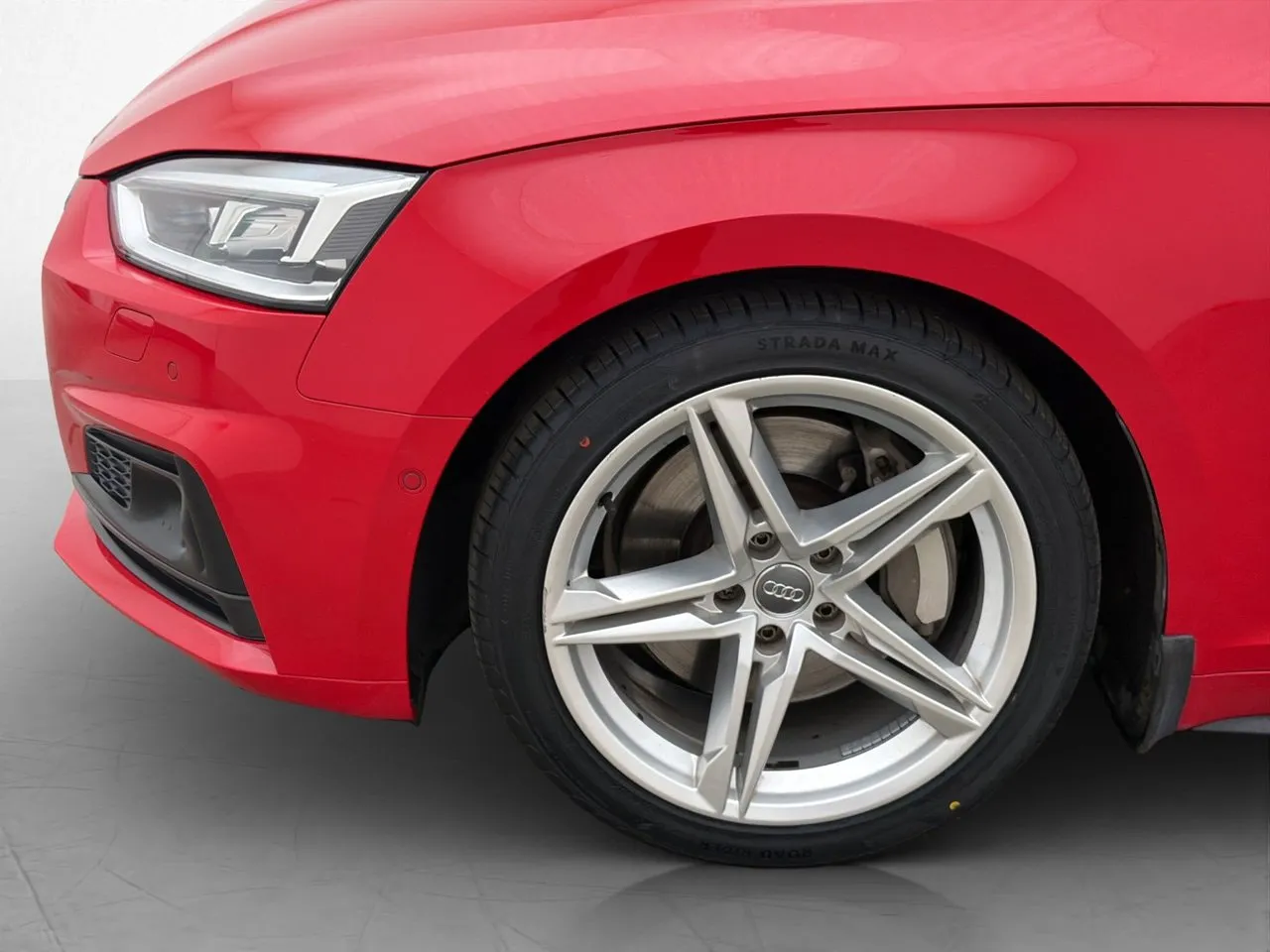 Vehicle image 30
