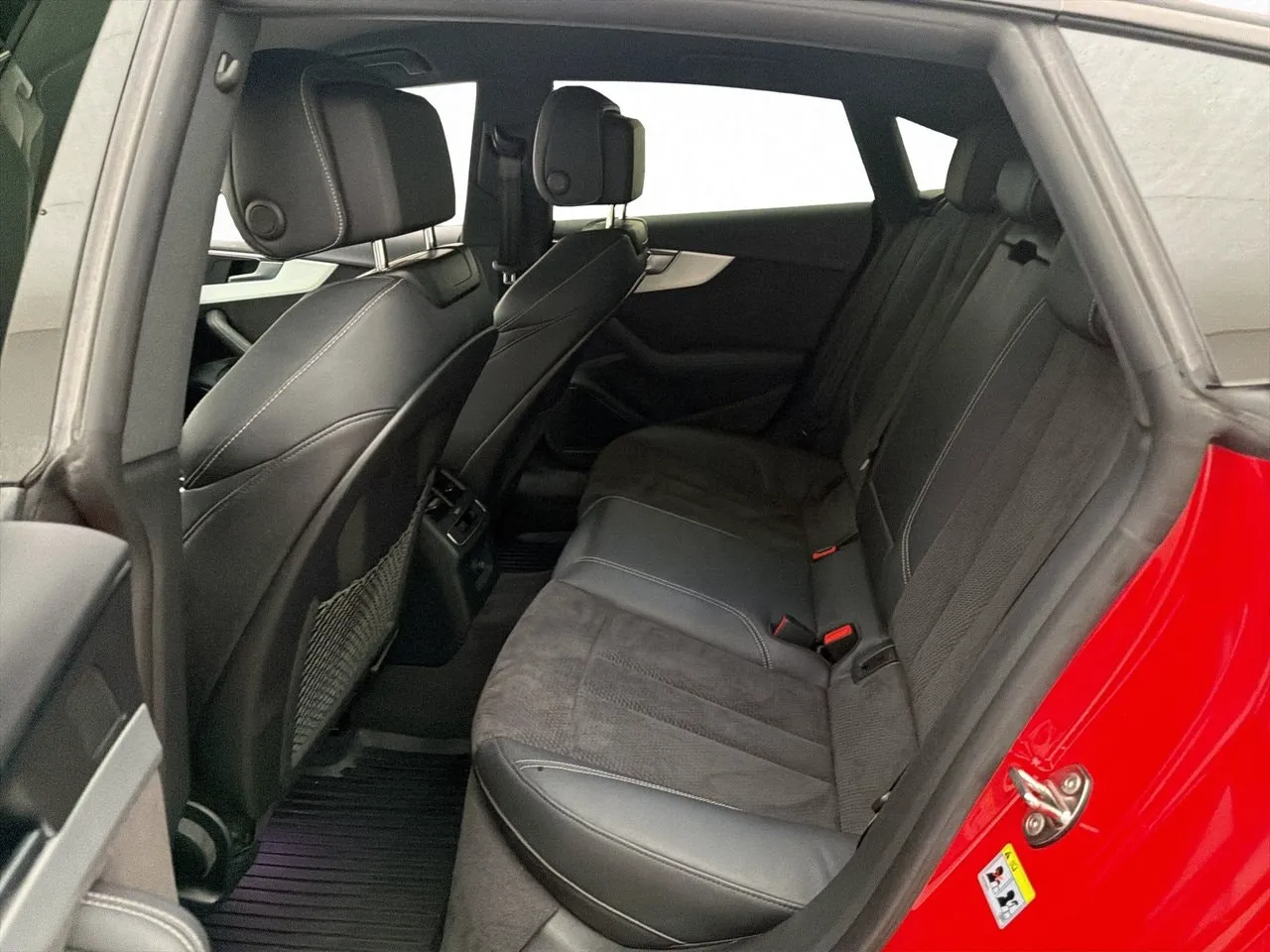 Vehicle image 18