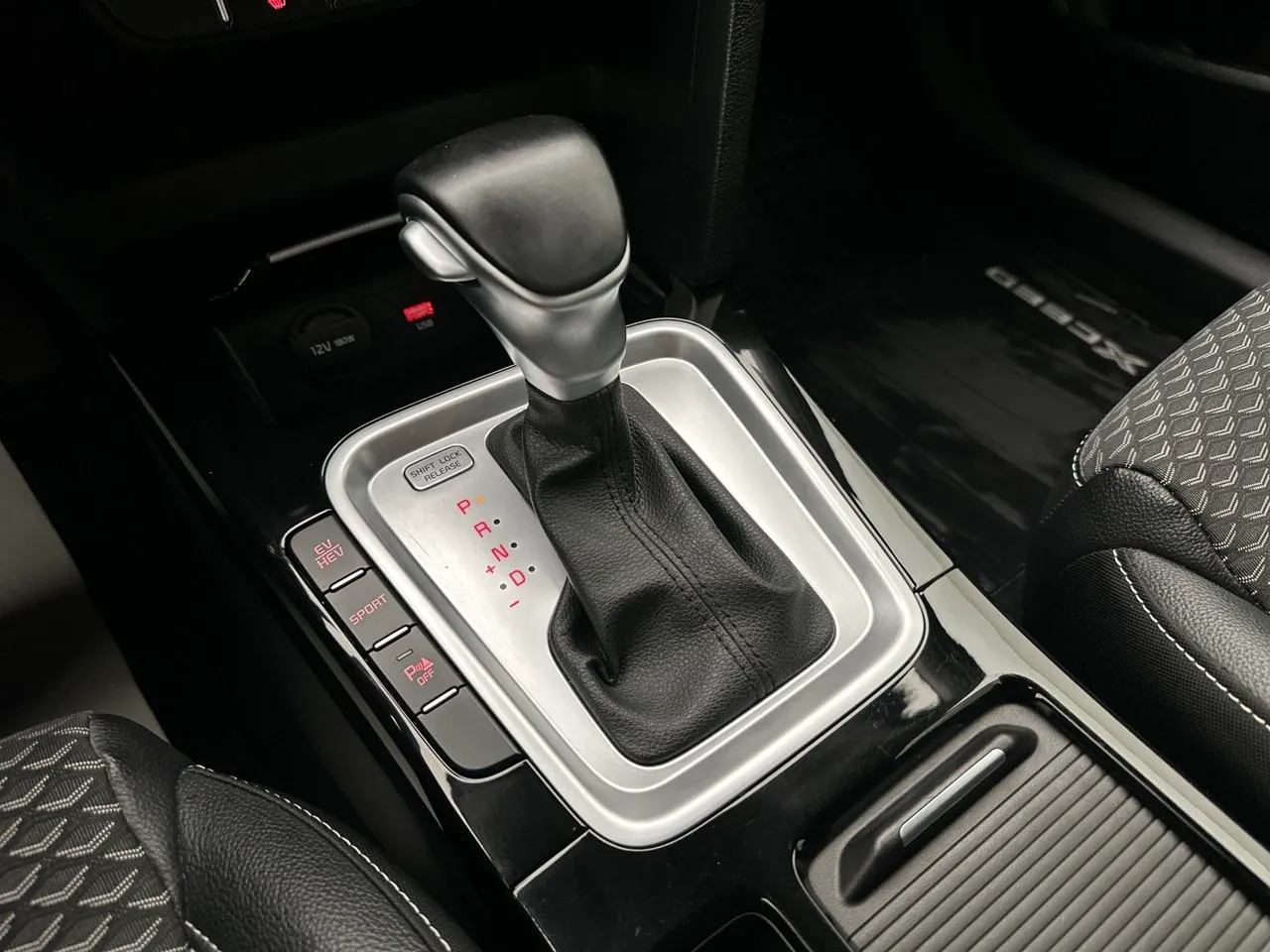 Vehicle image 21