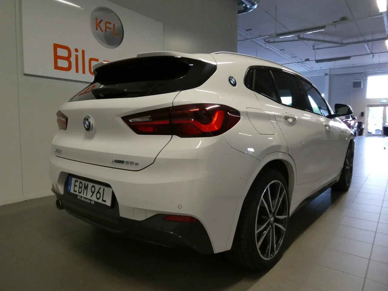 Vehicle image 8