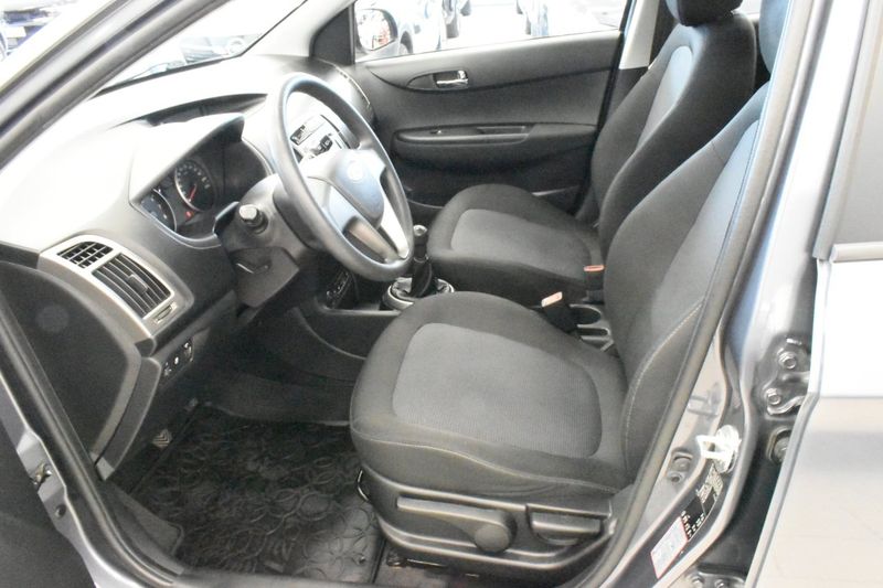 Hyundai i20 bild 12