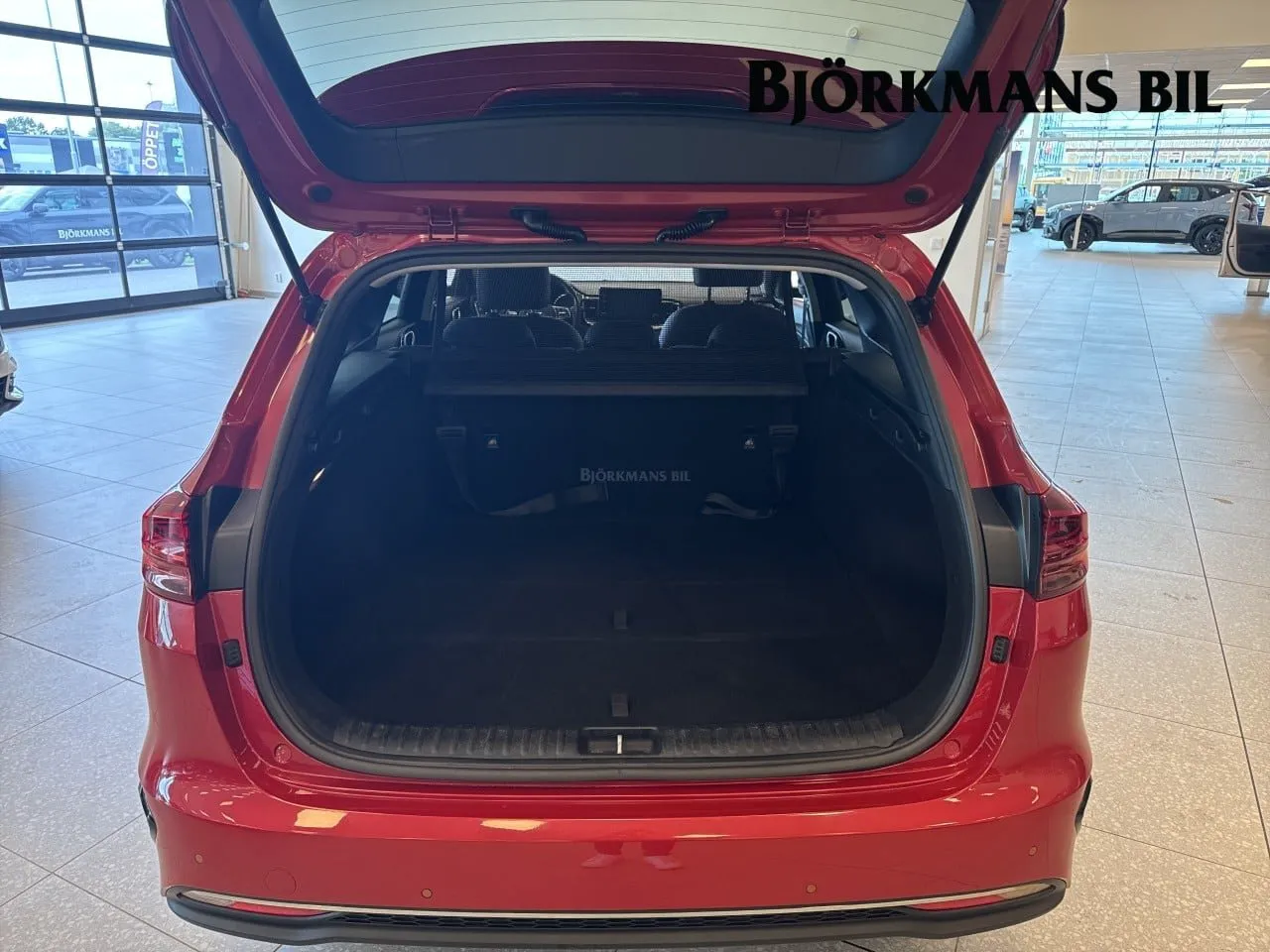 Vehicle image 13