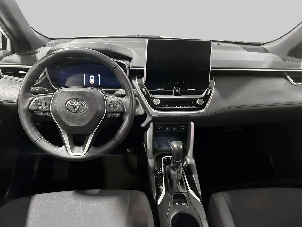 Vehicle image 9