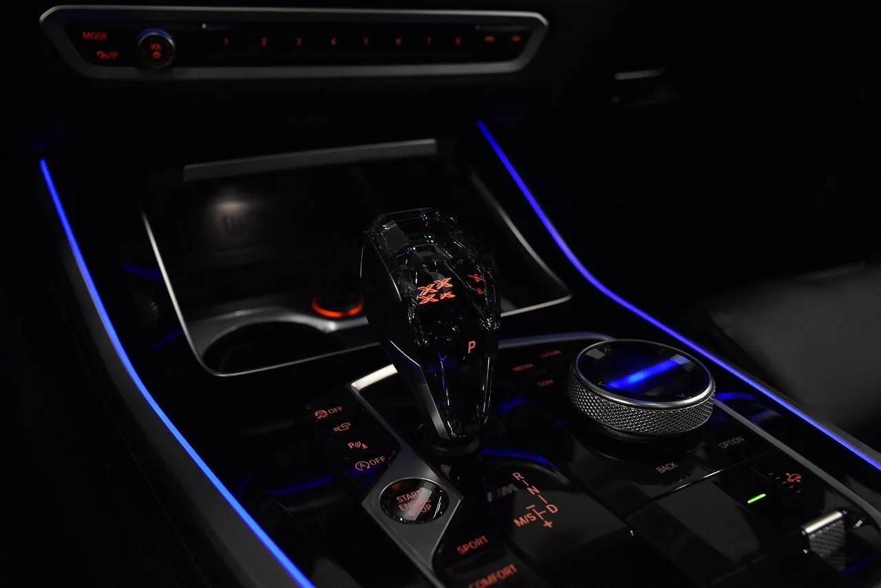Vehicle image 30