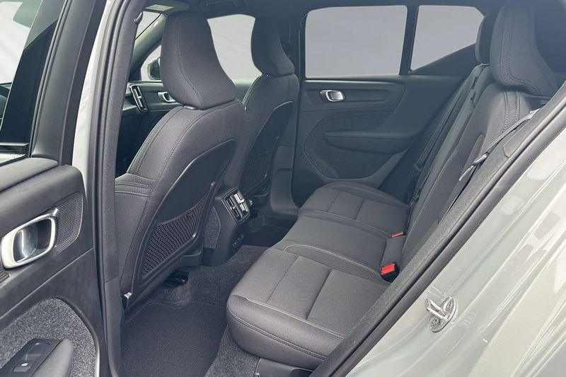 Volvo EX40 bild 8