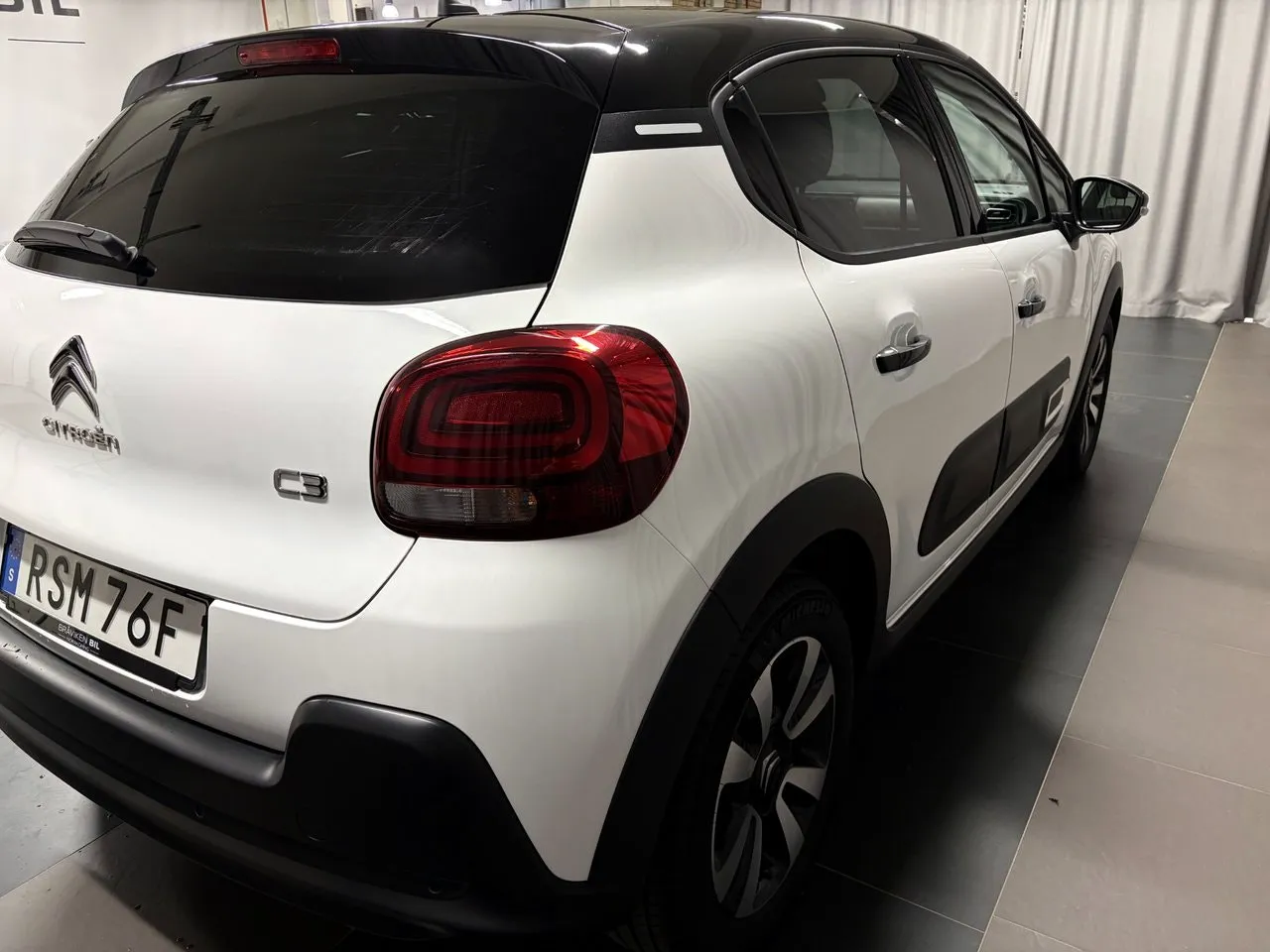 Vehicle image 3
