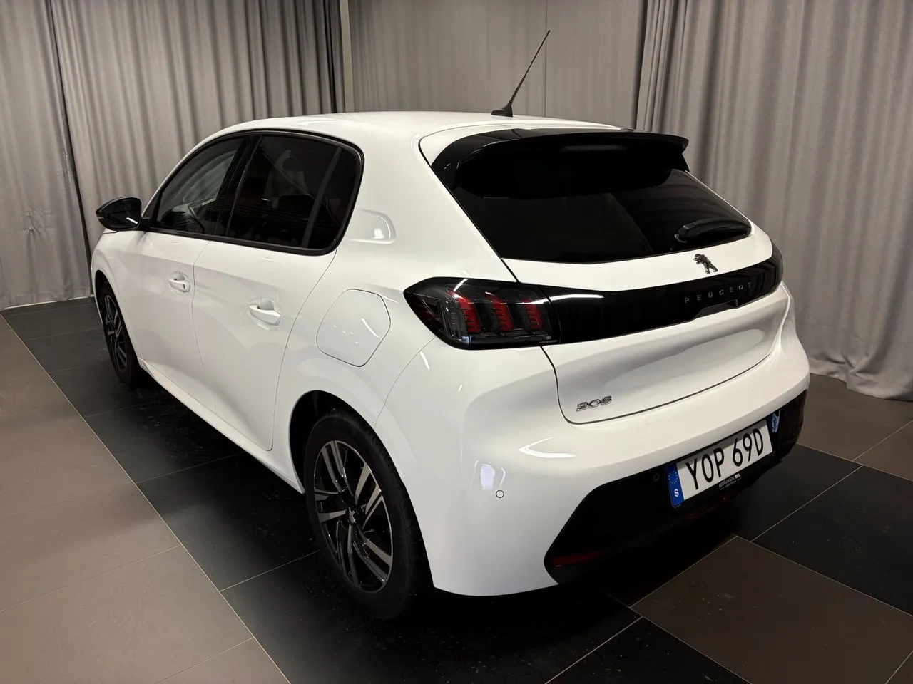 Vehicle image 2