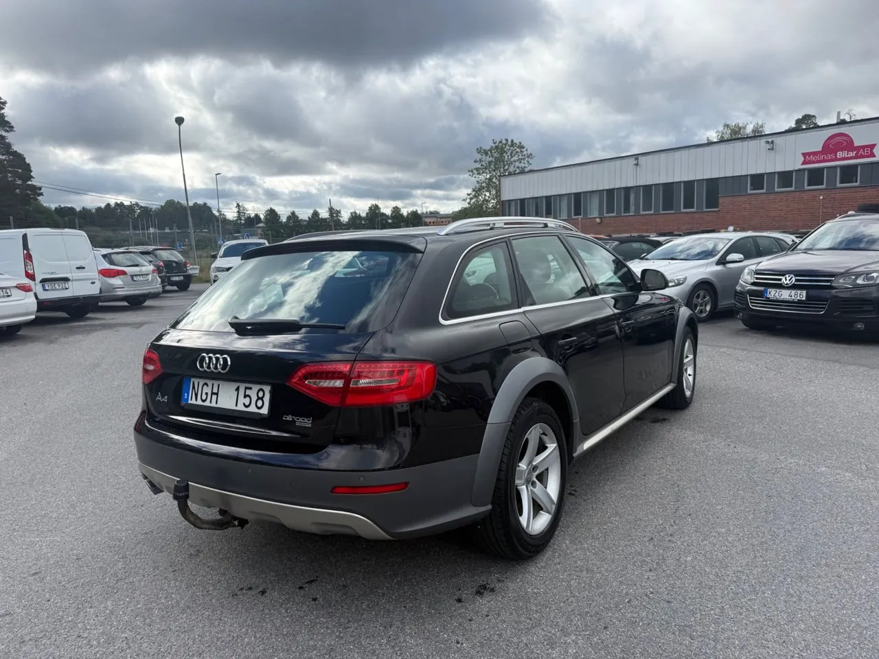 Vehicle image 5