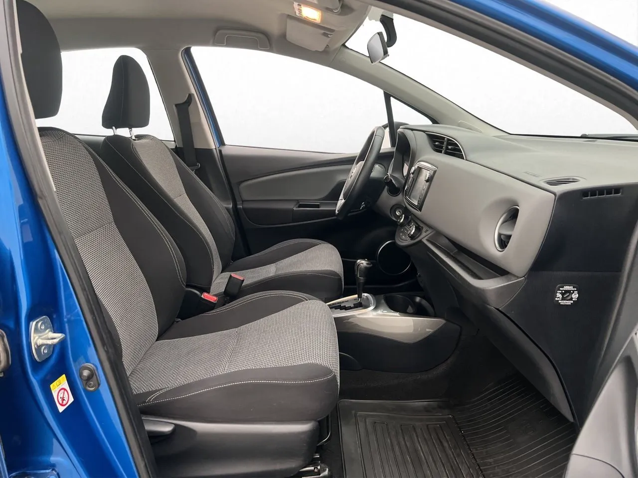 Vehicle image 23