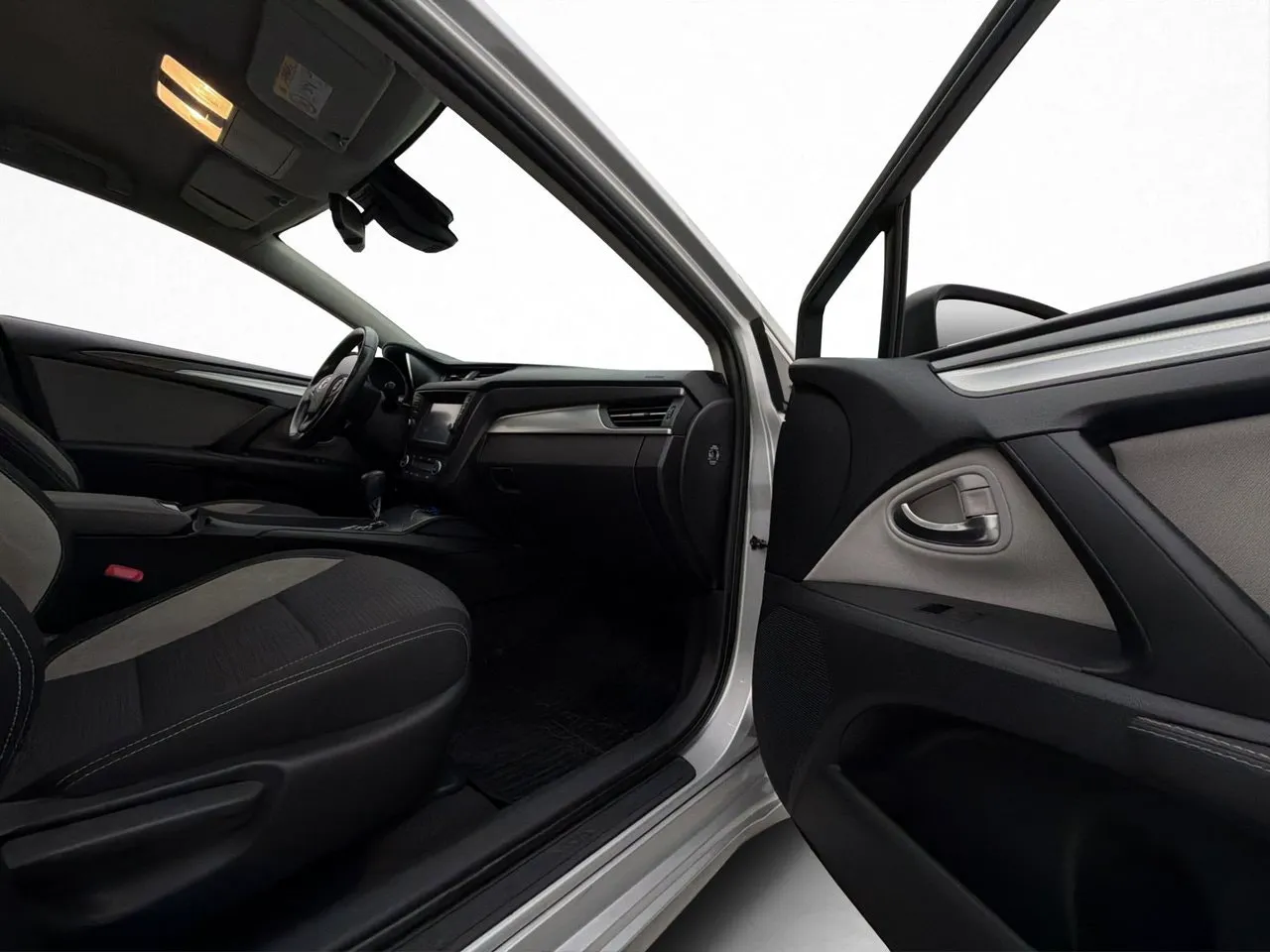 Vehicle image 24