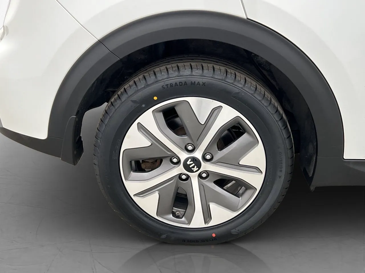 Vehicle image 30